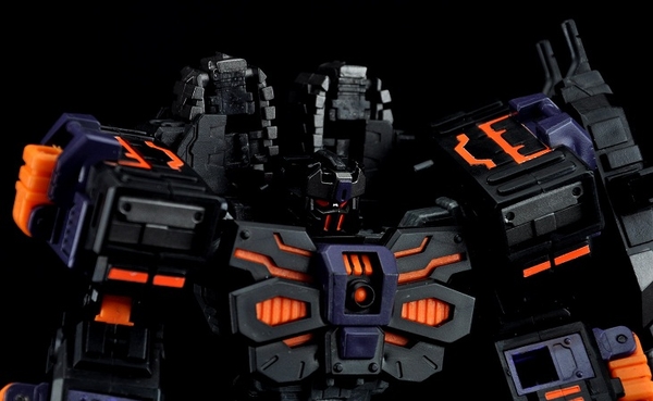 MakeToys MB01 C Paladin Chaos Images Showcase The Fallen Action Figure Image (1d) (5 of 9)